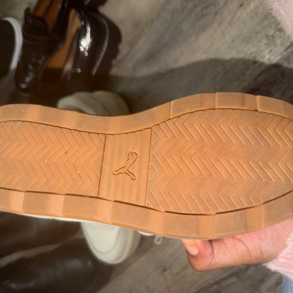 Puma Cream Lace-Up Sneakers - Picture 3 of 6